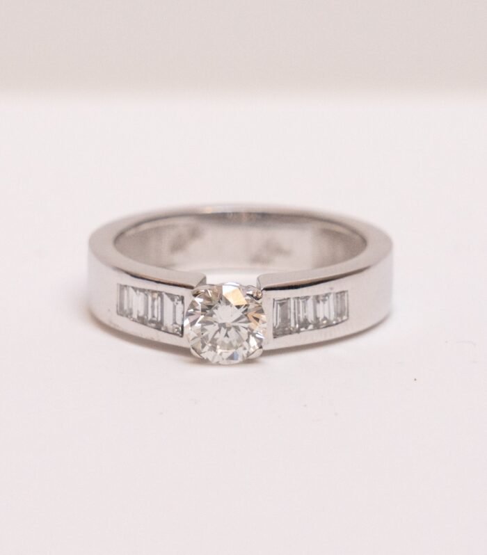 Solitario Dama Blanca