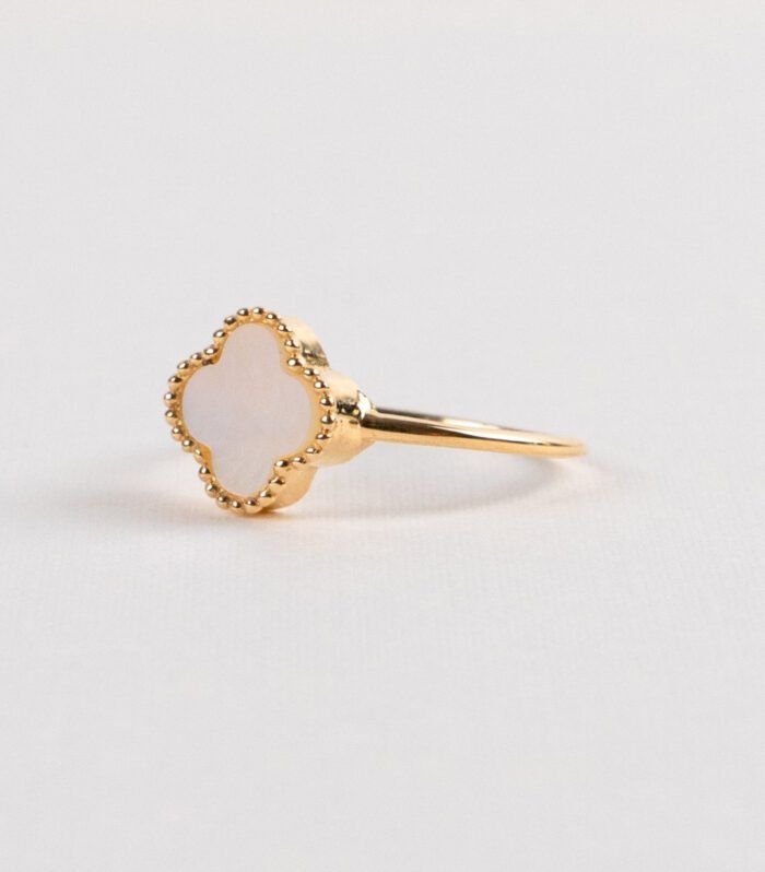 Sortija "Madreperla" Trébol